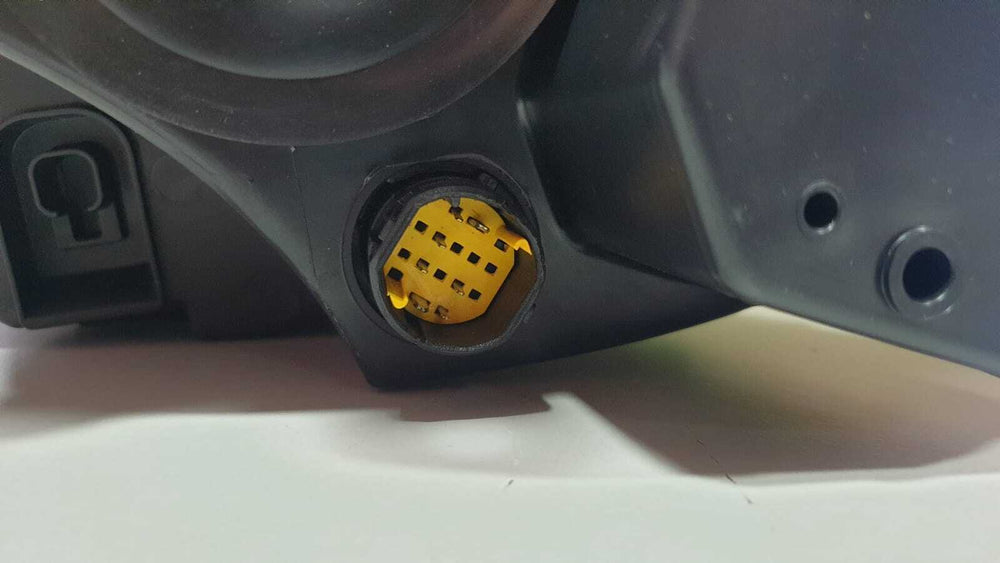 COPPIA FARI FIAT GRANDE PUNTO PARABOLA NERA 2005 2008 Sx Dx 7 PIN CONN. GIALLO