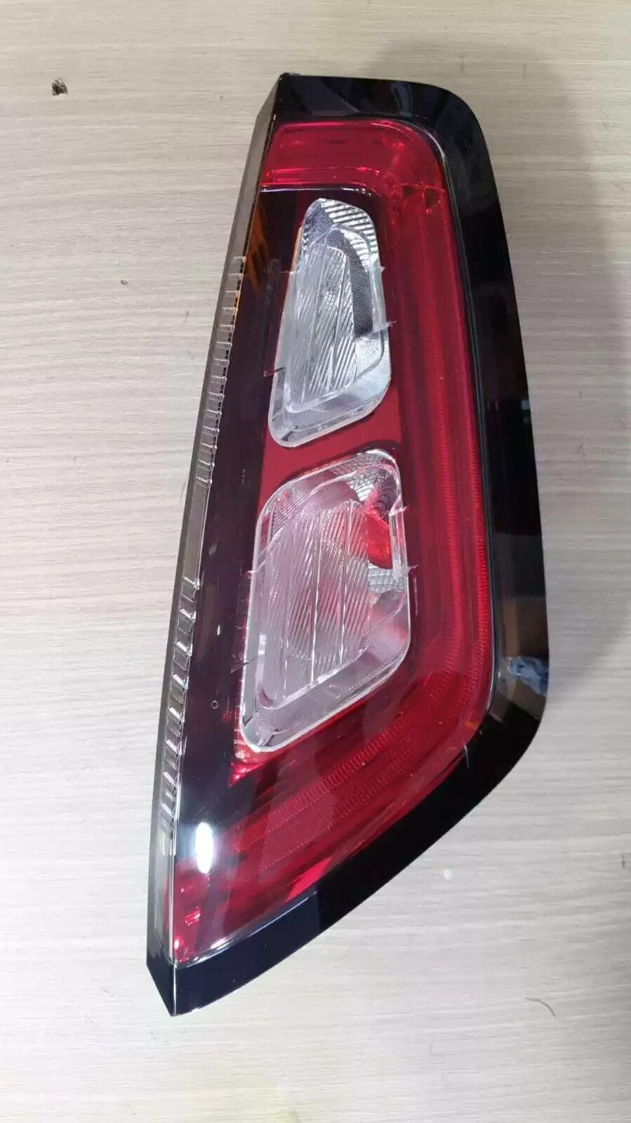FARO DESTRO FIAT PUNTO EVO FANALE POSTERIORE GRUPPO OTTICO BORDO INTERNO ROSSO
