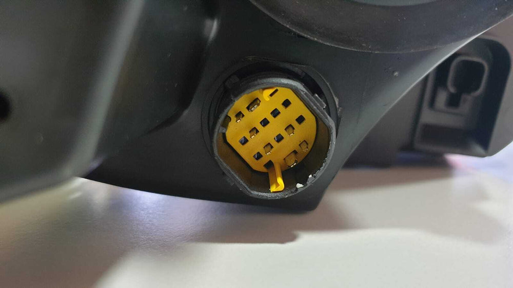 COPPIA FARI FIAT GRANDE PUNTO PARABOLA NERA 2005 2008 Sx Dx 7 PIN CONN. GIALLO