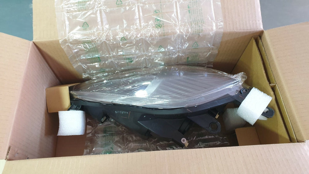 FARO DESTRO FIAT GRANDE PUNTO PARABOLA GRIGIO SCURA 2008> CONN. VIOLA H4 7 PIN