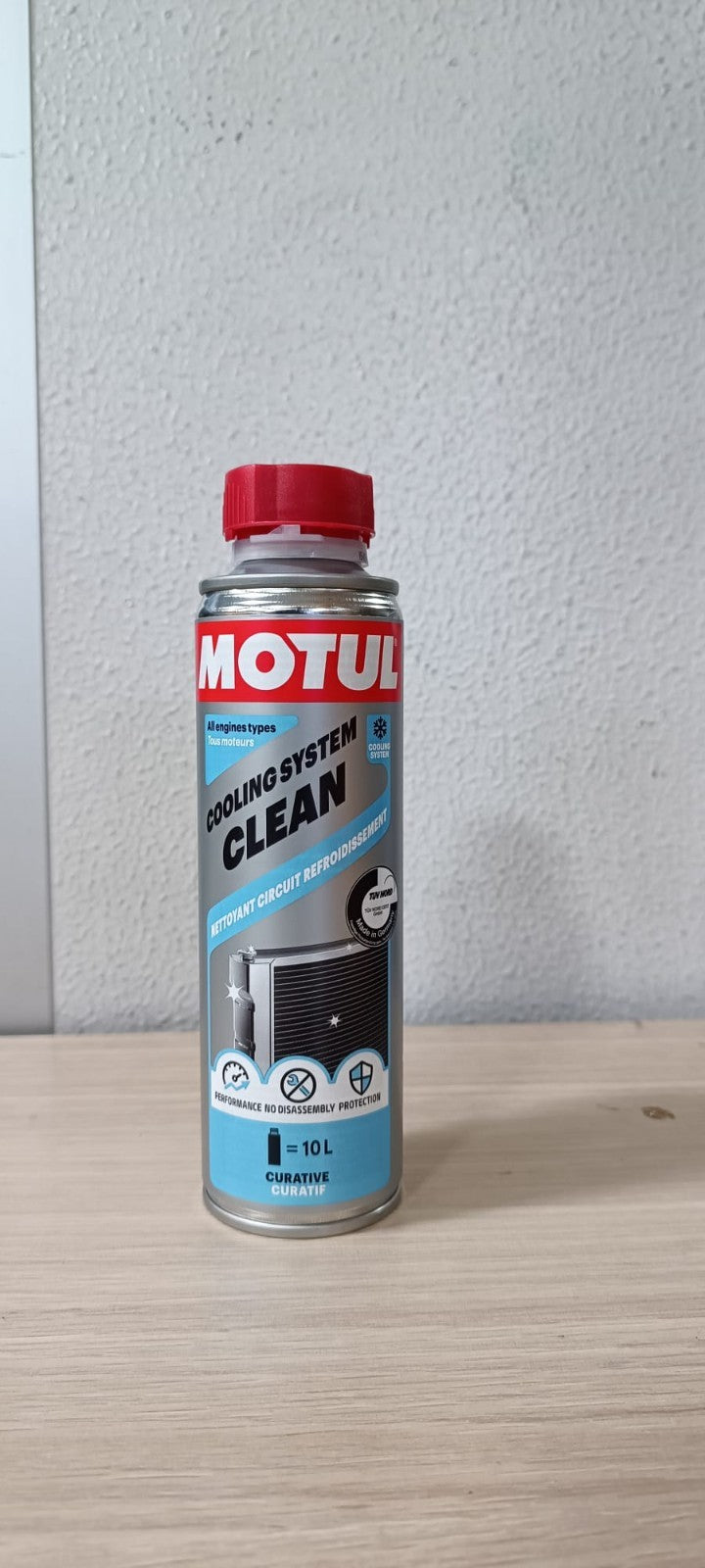 Pulitore radiatore Motul Radiator Clean impianto raffreddamento motore da 300 ML